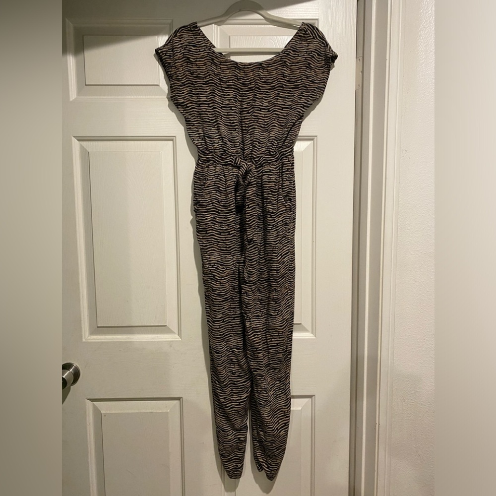 💥Bar III jumpsuit size XS